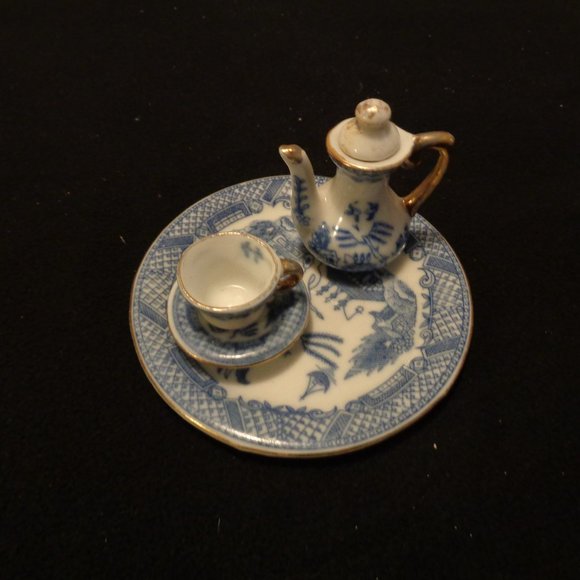 VINTAGE RETRO TEA SET Other - VINTAGE RETRO LITTLE BLUE & WHITE TEAPOT CUP & SAUCER SET